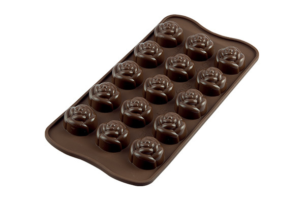 SILIKOMART-Stampo-in-silicone-per-cioccolatini-a-forma-di-rosa-composto-da-15-formine-2.jpg SILIKOMART - Stampo in silicone per cioccolatini a forma di rosa composto da 15 formine - immagine 1