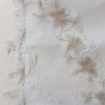 Centro quadrato in lino con pizzo di Fiori di Lena