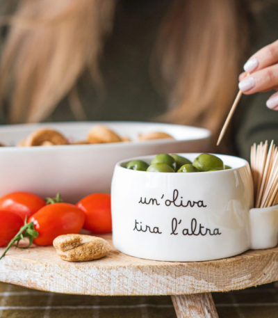 coppetta "UN'OLIVA TIRA L'ALTRA"