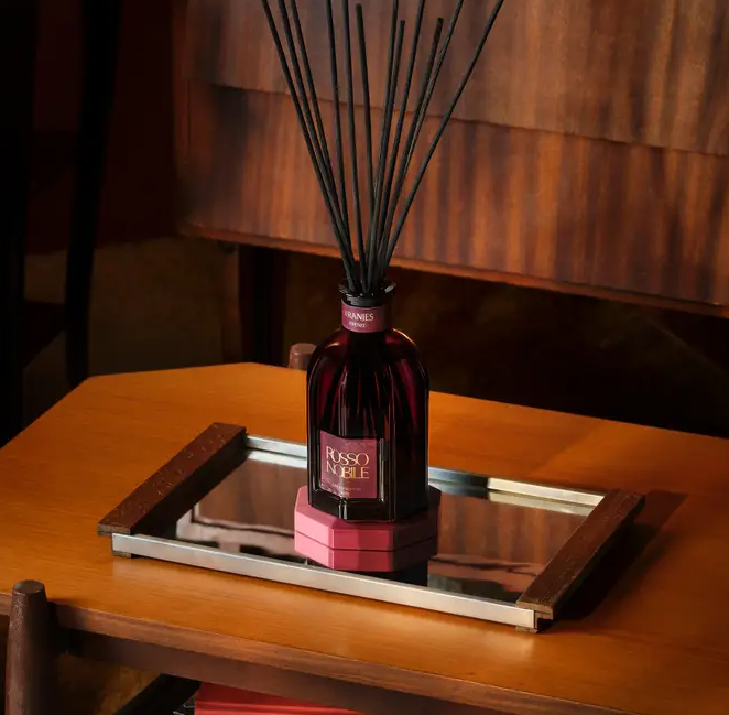 Diffusore di fragranza ROSSO NOBILE 500ml Limited Edition 2026 (7) Diffusore di fragranza ROSSO NOBILE 500ml Limited Edition 2026