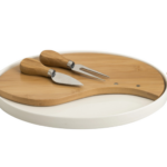 Tagleiere in porcellana e bamboo con coltelli per formaggio